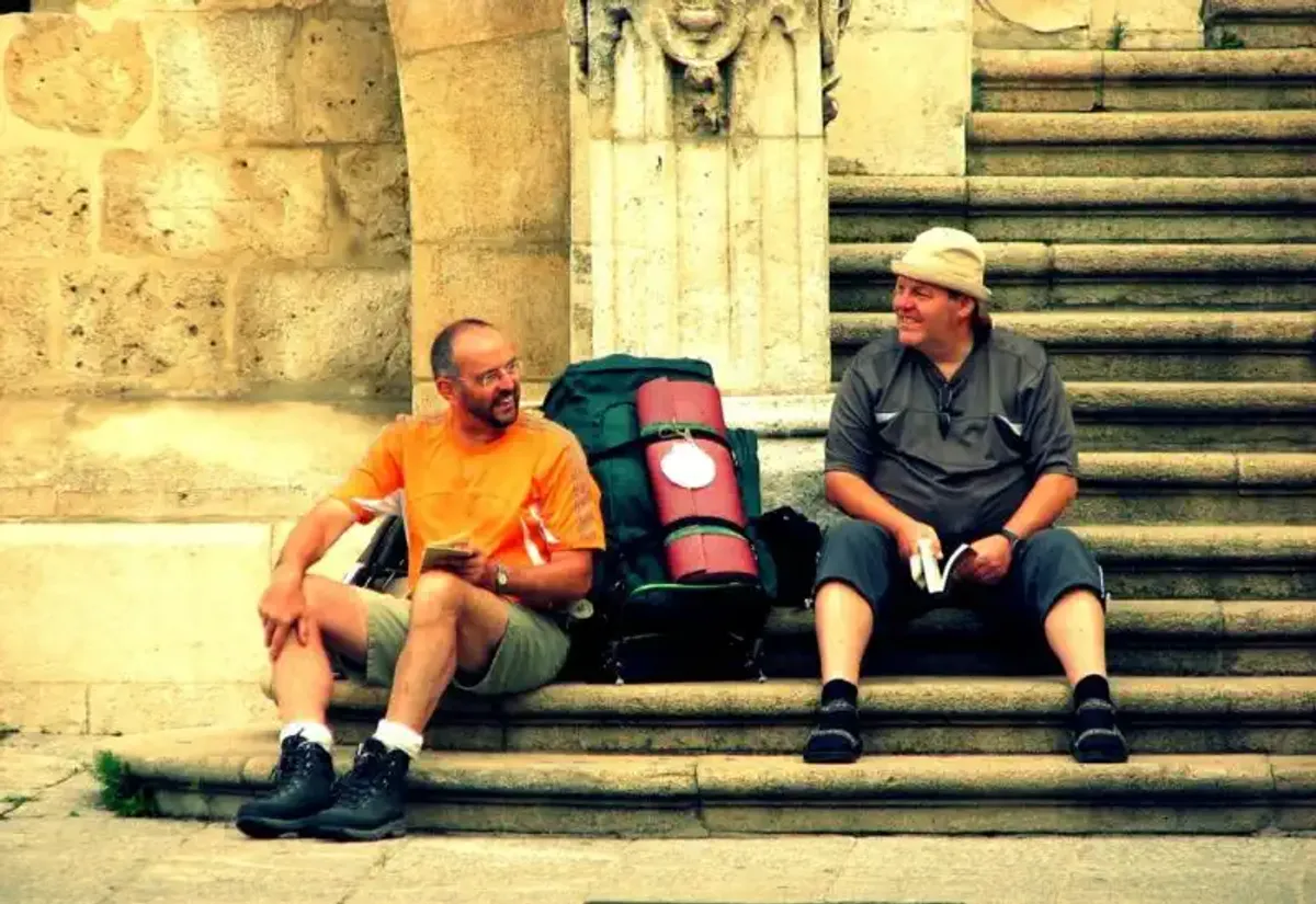 Peregrinos charlando