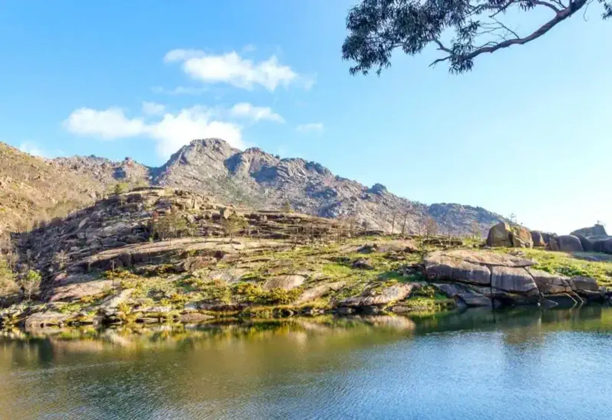 El Monte Pindo visto desde el río