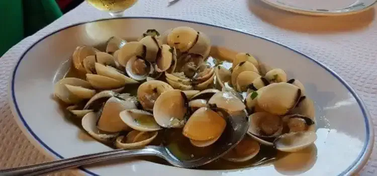 Almejas a la marinera