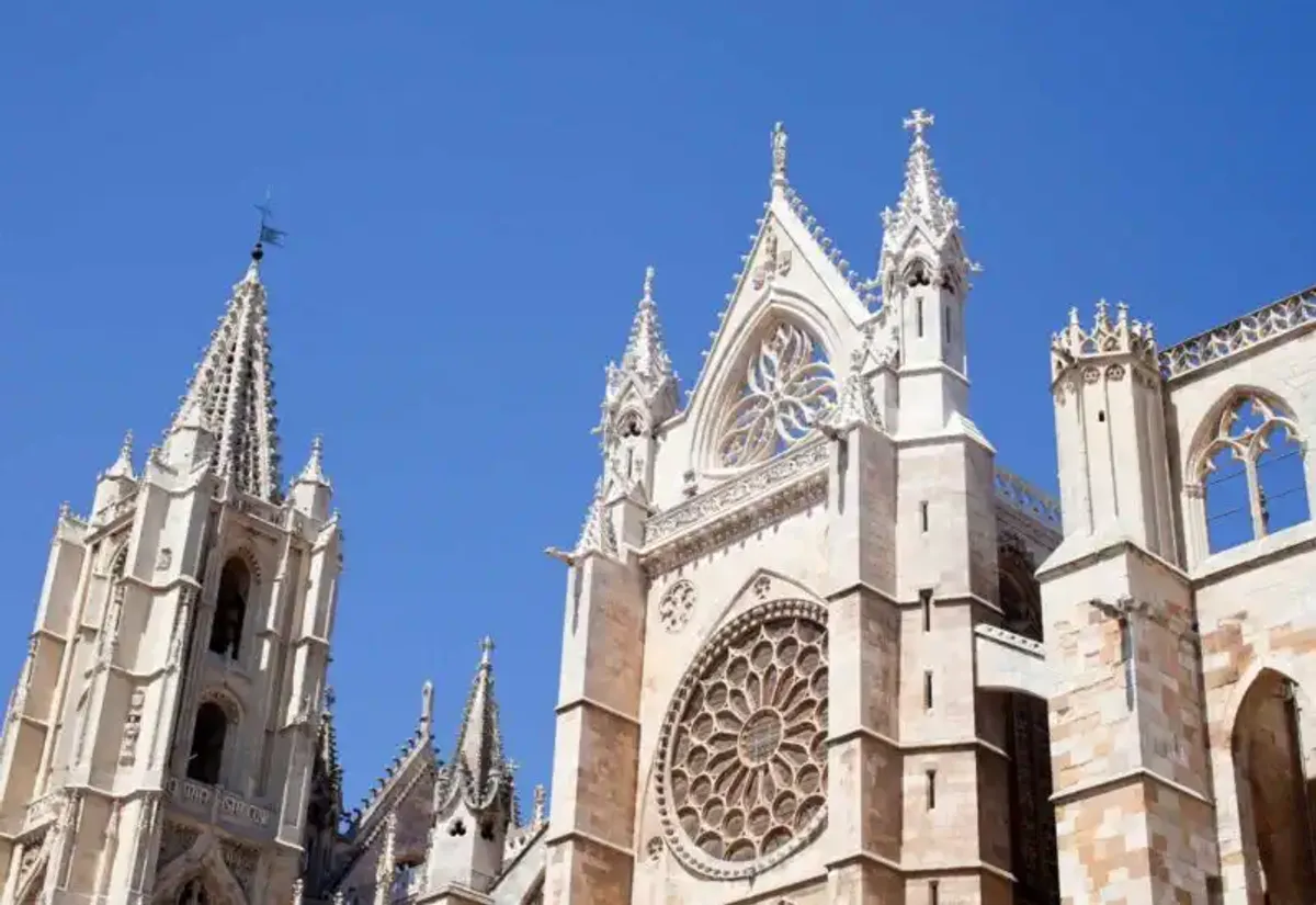 Catedral de León en la Ruta de la Plata
