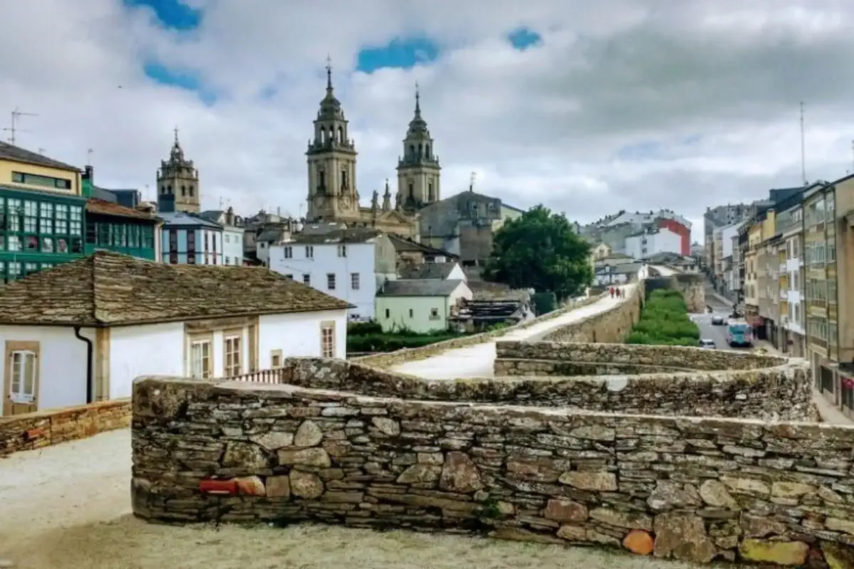 Lugo, ciudad importante en la historia del Camino Primitivo