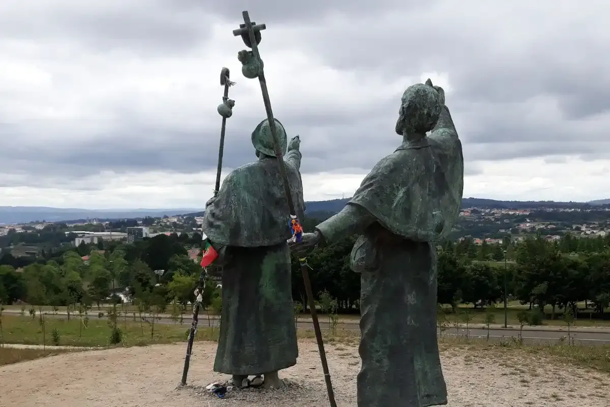 Statue of the pilgrims at Monte do Gozo, upon arriving in Santiago