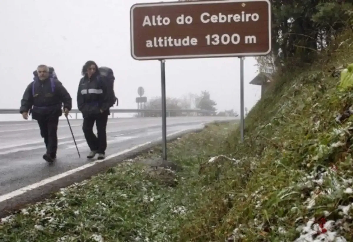 Peregrinos en el Camino de Santiago Francés desde O Cebreiro