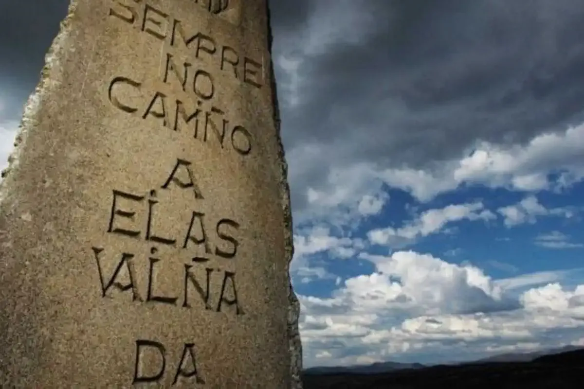Monumento a Elías Valiña