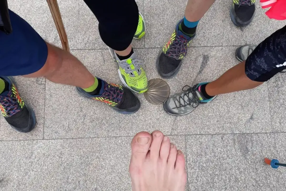 Pellegrini pronti a percorrere il Cammino di Santiago a piedi