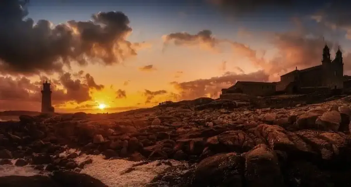 Puesta de sol en Muxía