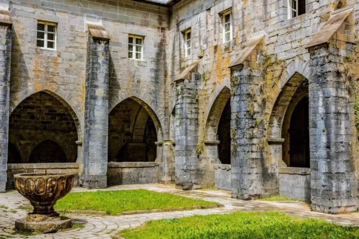 Colegiata de Roncesvalles, claustro