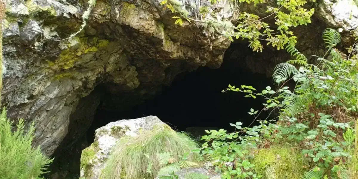Höhle dos Mouros O Cadavo