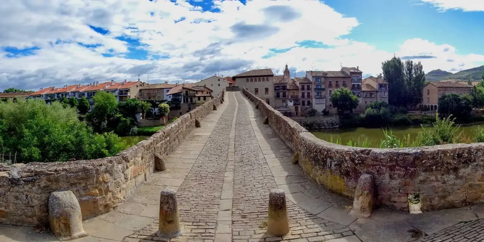 Ponte de románico Puente la Reina