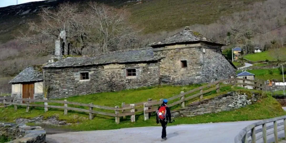 Kirche Parroquial de La Mesa Camino Primitivo