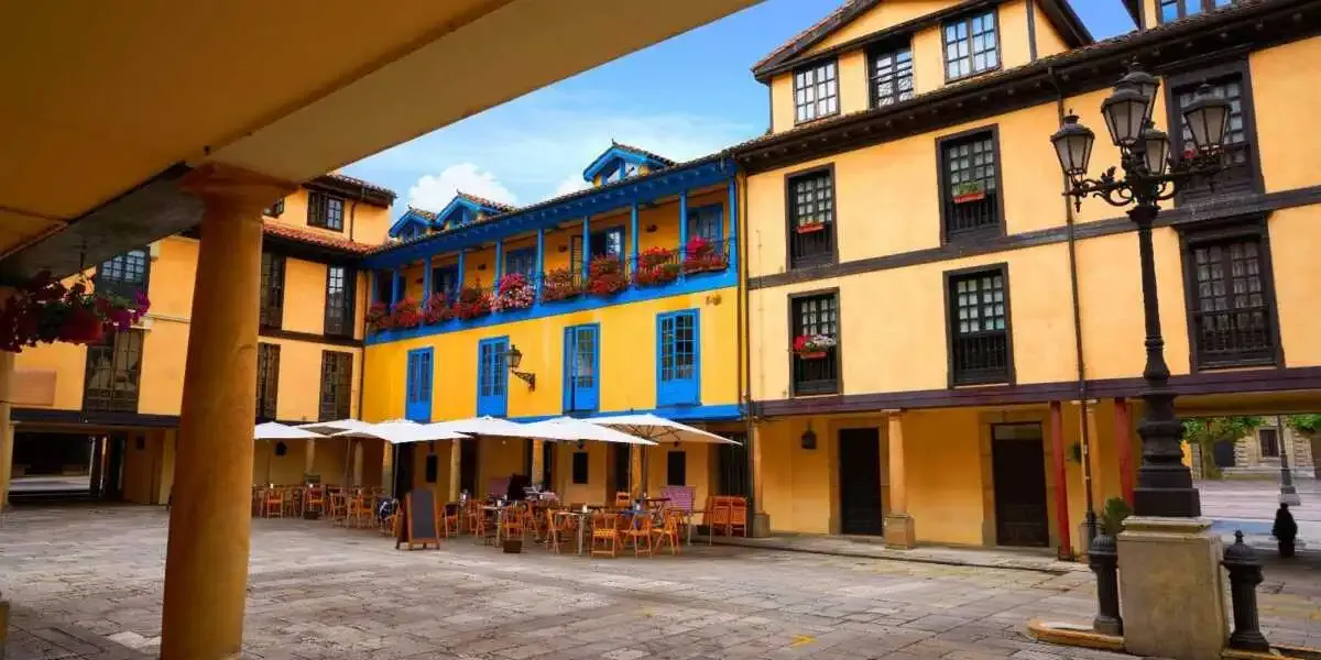 Platz Fontán Oviedo