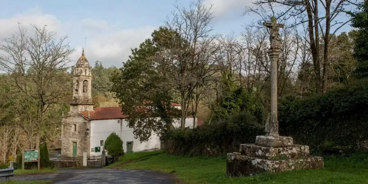 Église de parroquial de Gonzar O Pedrouzo
