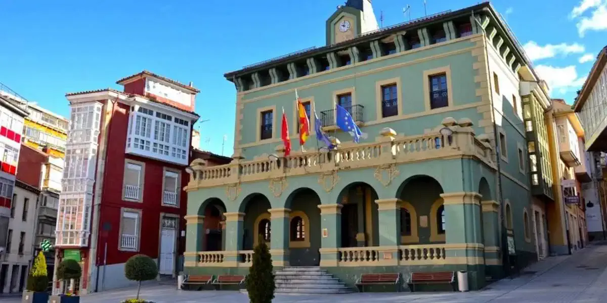 Rathaus Tineo Camino Primitivo