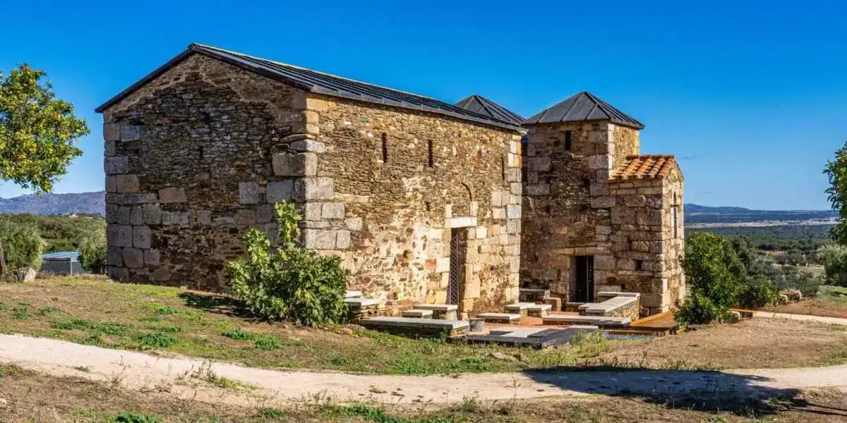 Santa Lucia Alcuéscar