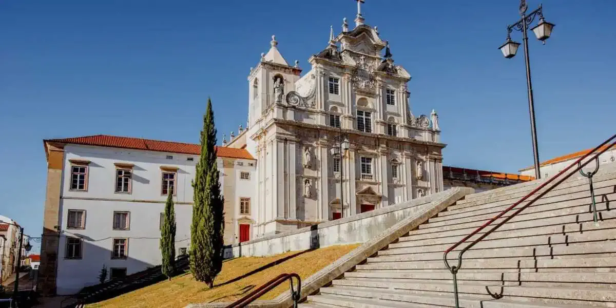Cathédrale de Nueva Se nova Coimbra
