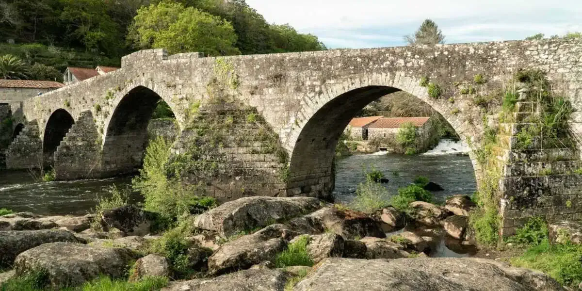 Pont de Vella Ponte Maceira