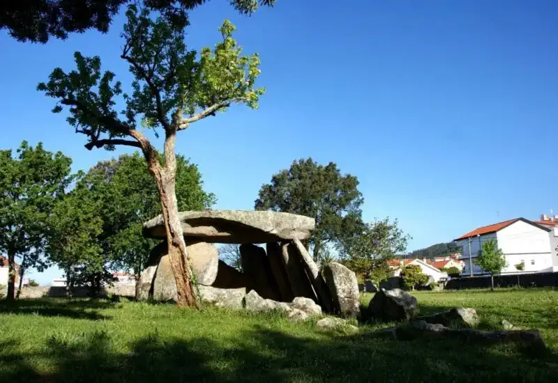 Vila Praia de Ancora le dolmen