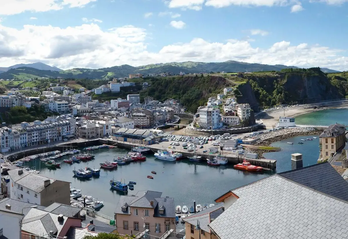 Puerto deportivo de Luarca