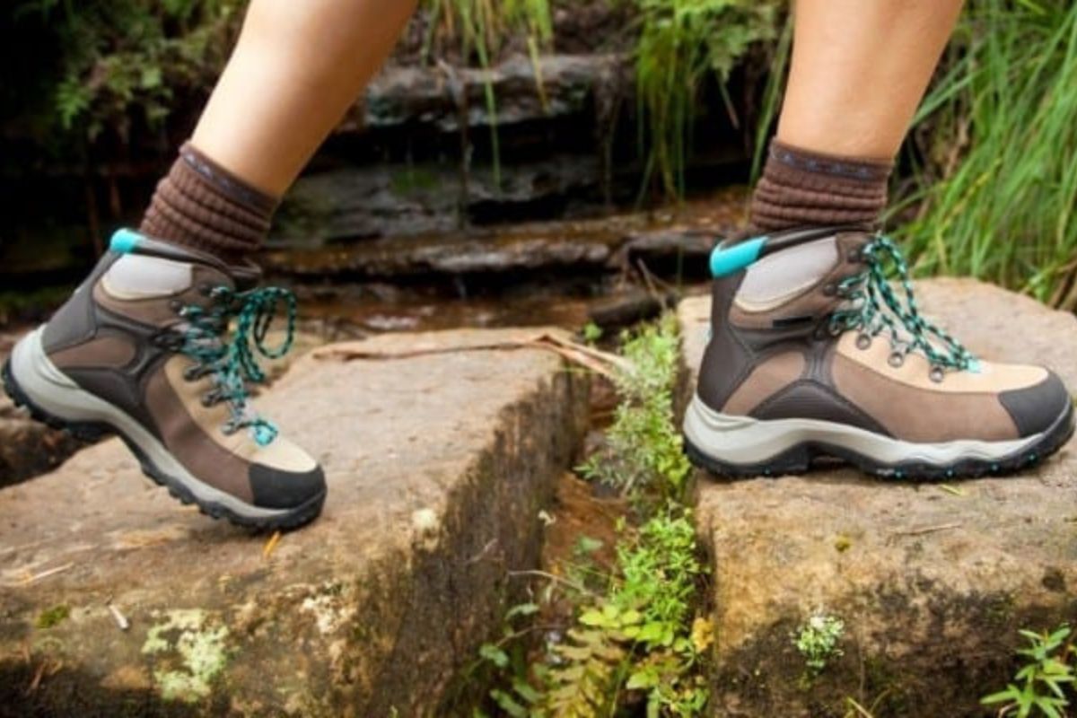 Stivali e calzini, un elemento da tenere in considerazione nella preparazione per fare il Cammino.