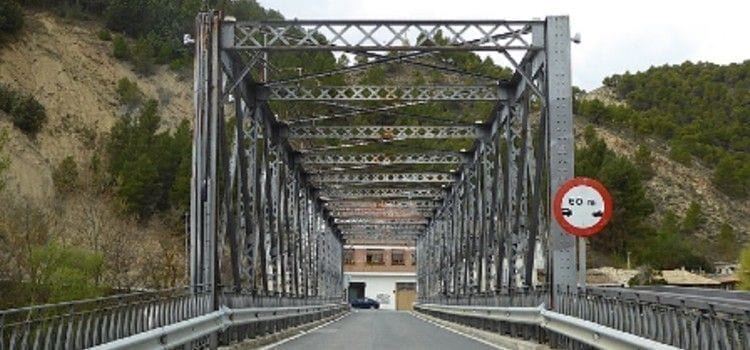 Puente de acceso a Sangüesa