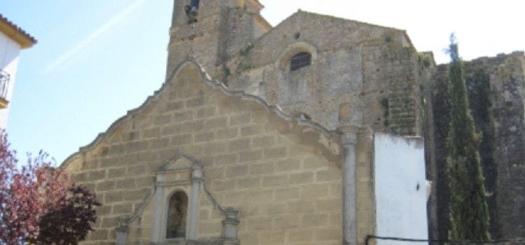 Fachada de la Iglesia de Nuestra Señora de la Encarnación en Setenil de las Bodegas