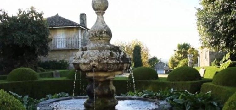 Fountain in the middle of the garden