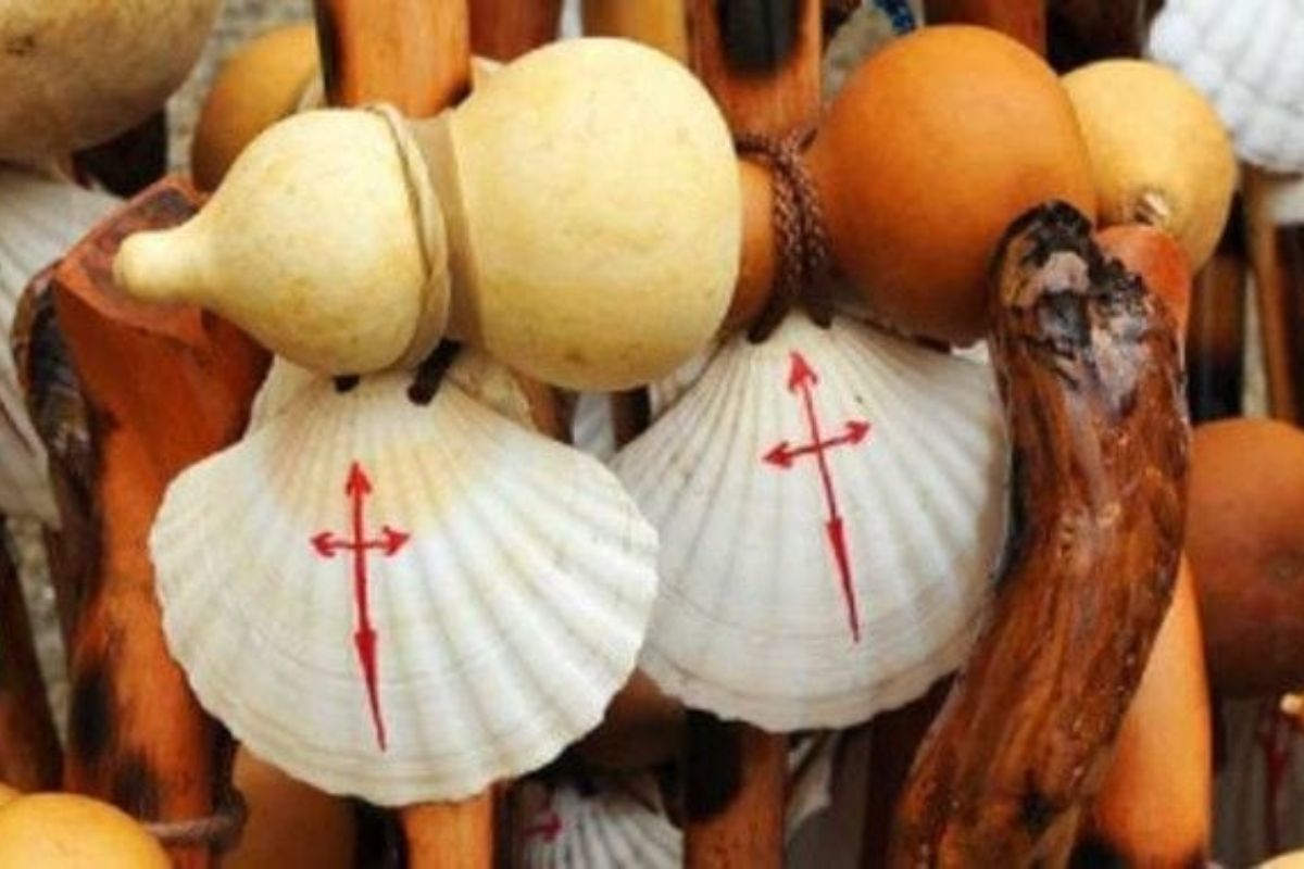 The gourd is a symbol and an useful tool for the pilgrims