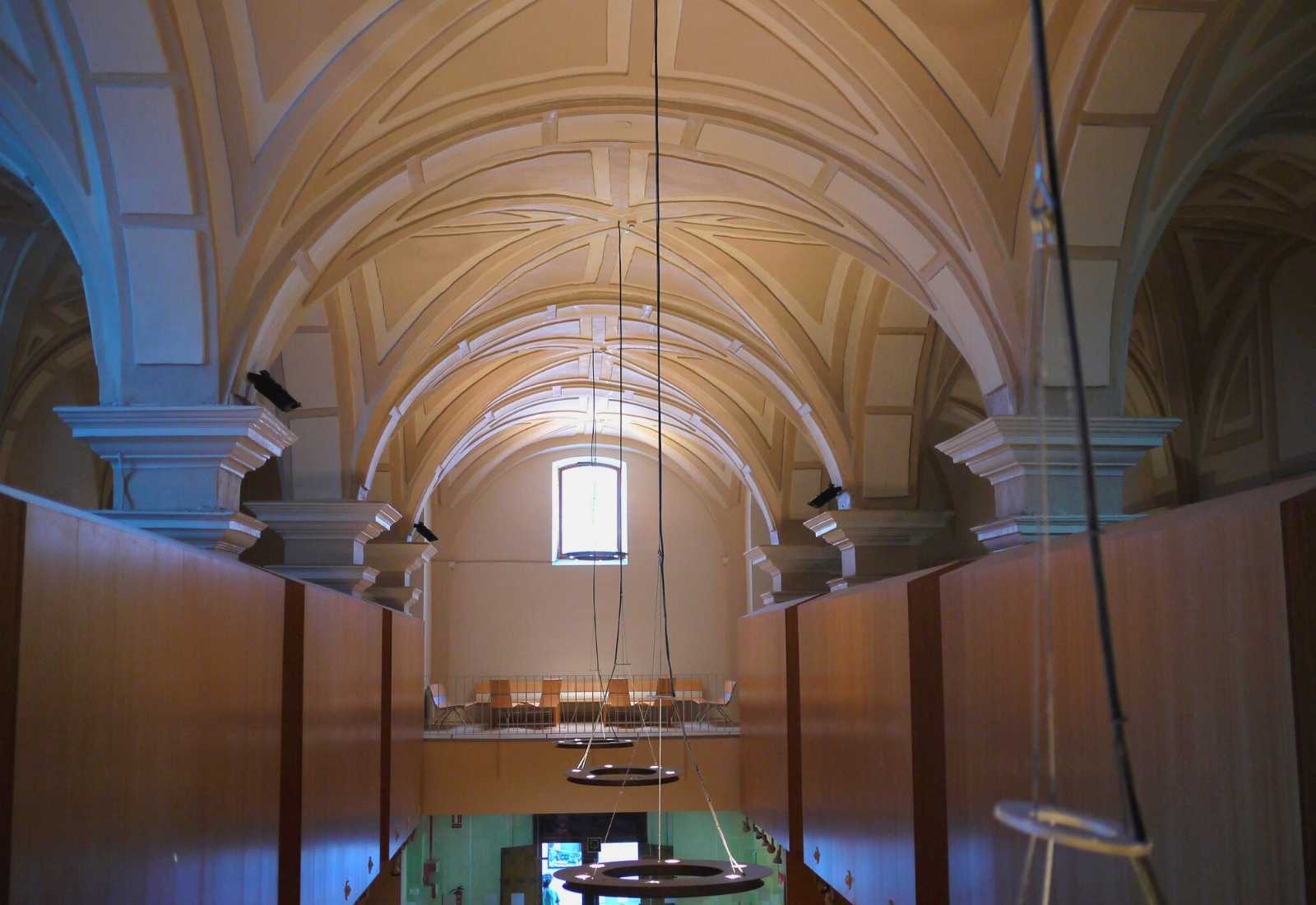 Interior del Albergue Jesús y María de Pamplona