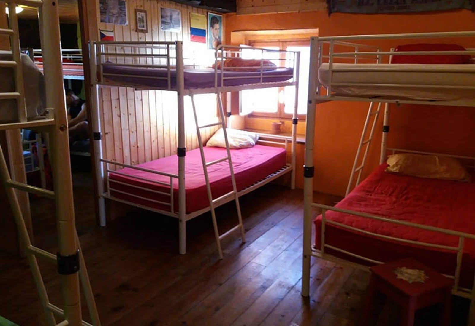 Dormitorio del Albergue de peregrinos Bodenaya