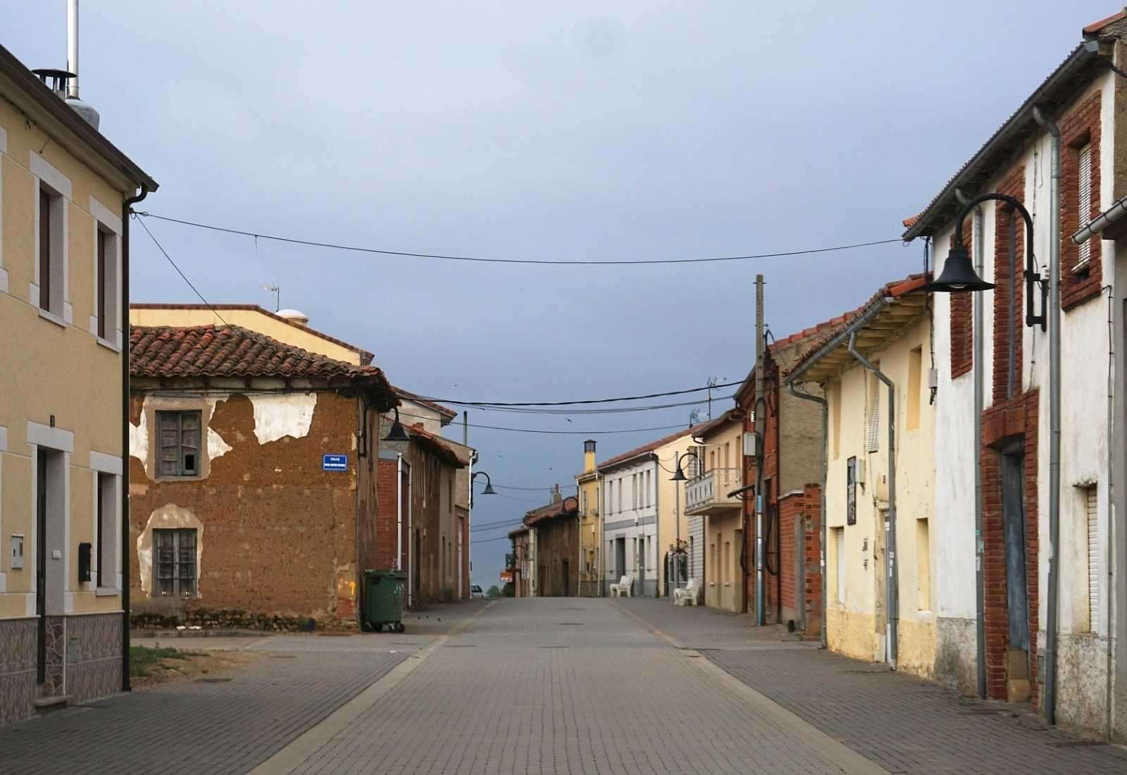 Calle de Viladangos del Páramo