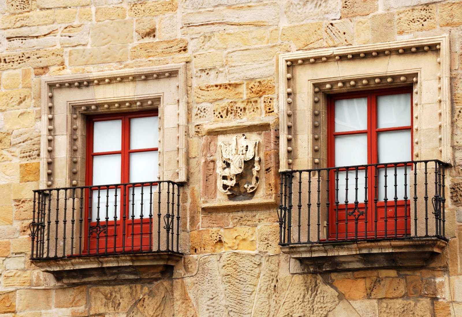 Fachada de arquitectura tipica de Gijón