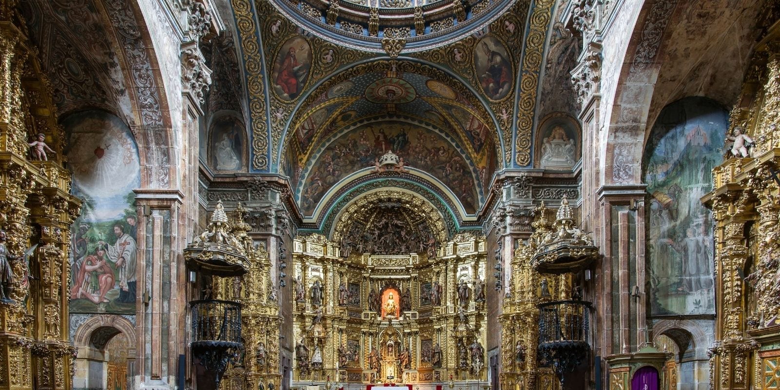 Basilica of Santa Maria Los Arcos