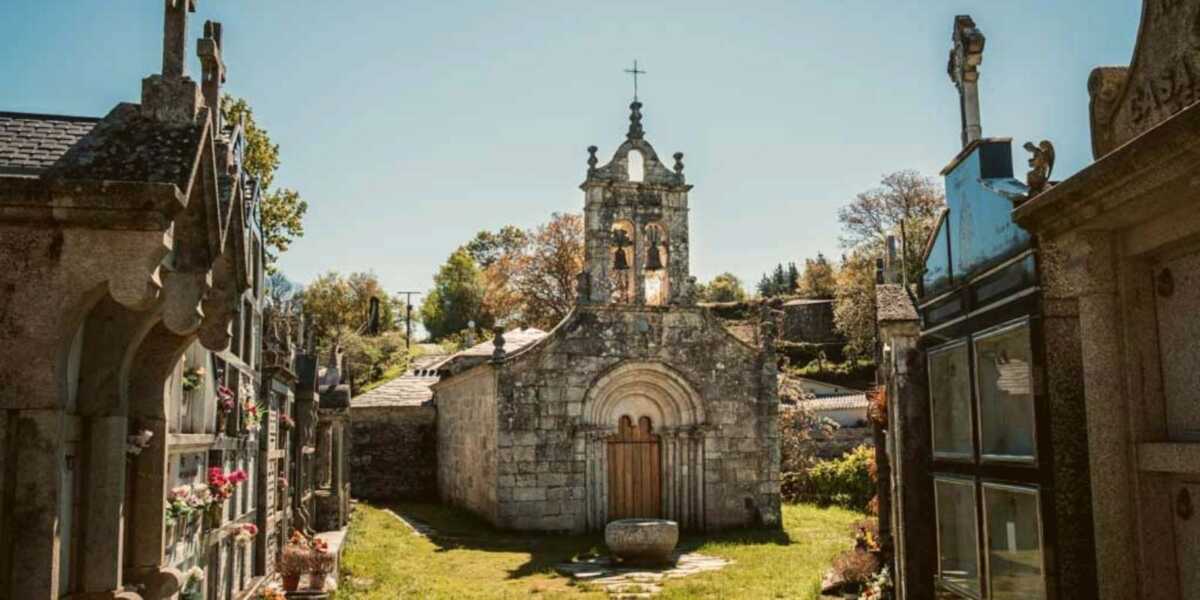 Iglesia Parroquial Santa Maria Ferreiros