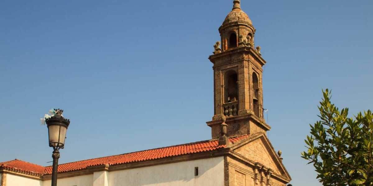 Iglesia parroquial Santa Eulalia Arca O Pedrouzo.