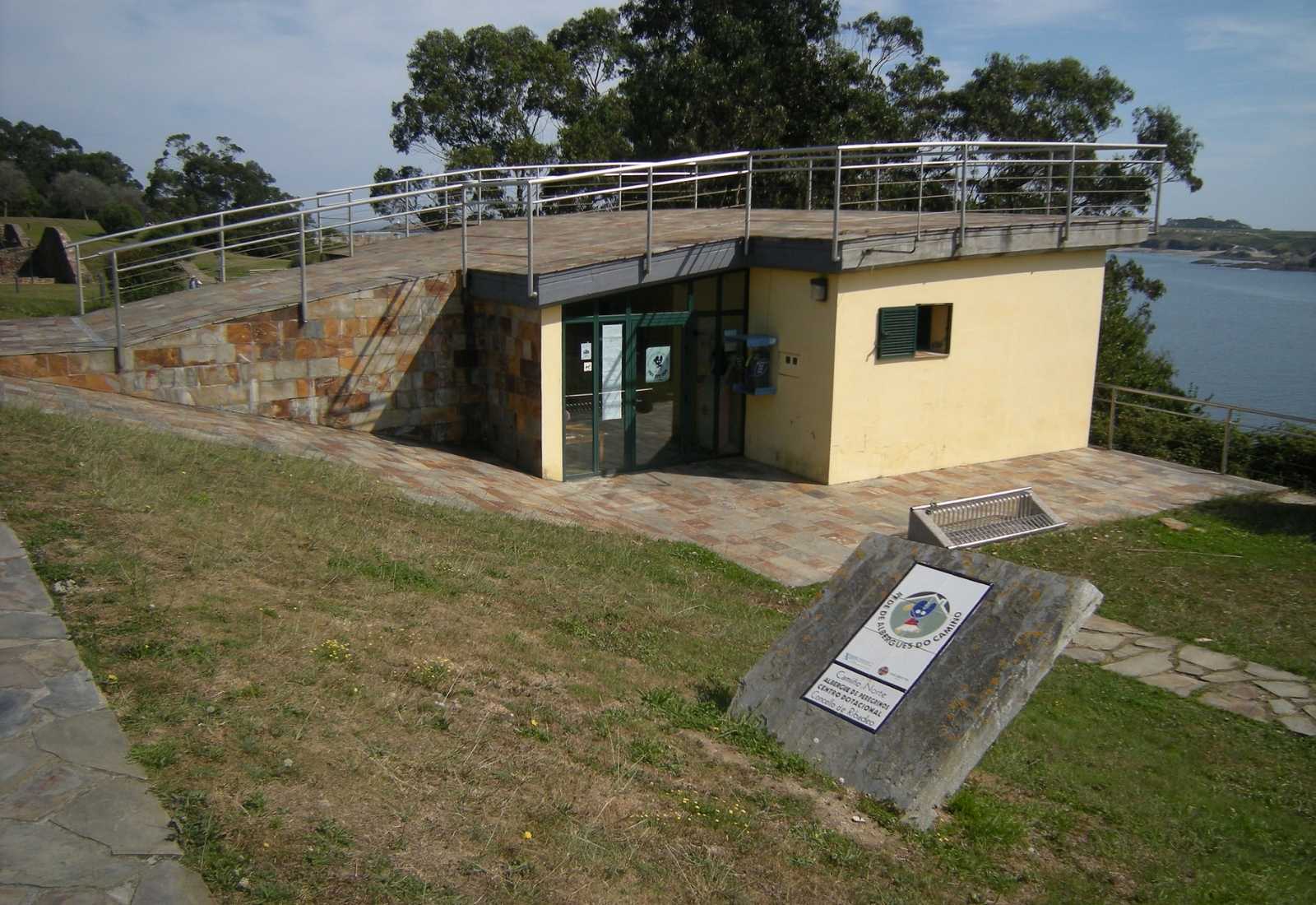 Exterior del Albergue de Peregrinos de Ribadeo (Xunta de Galicia)