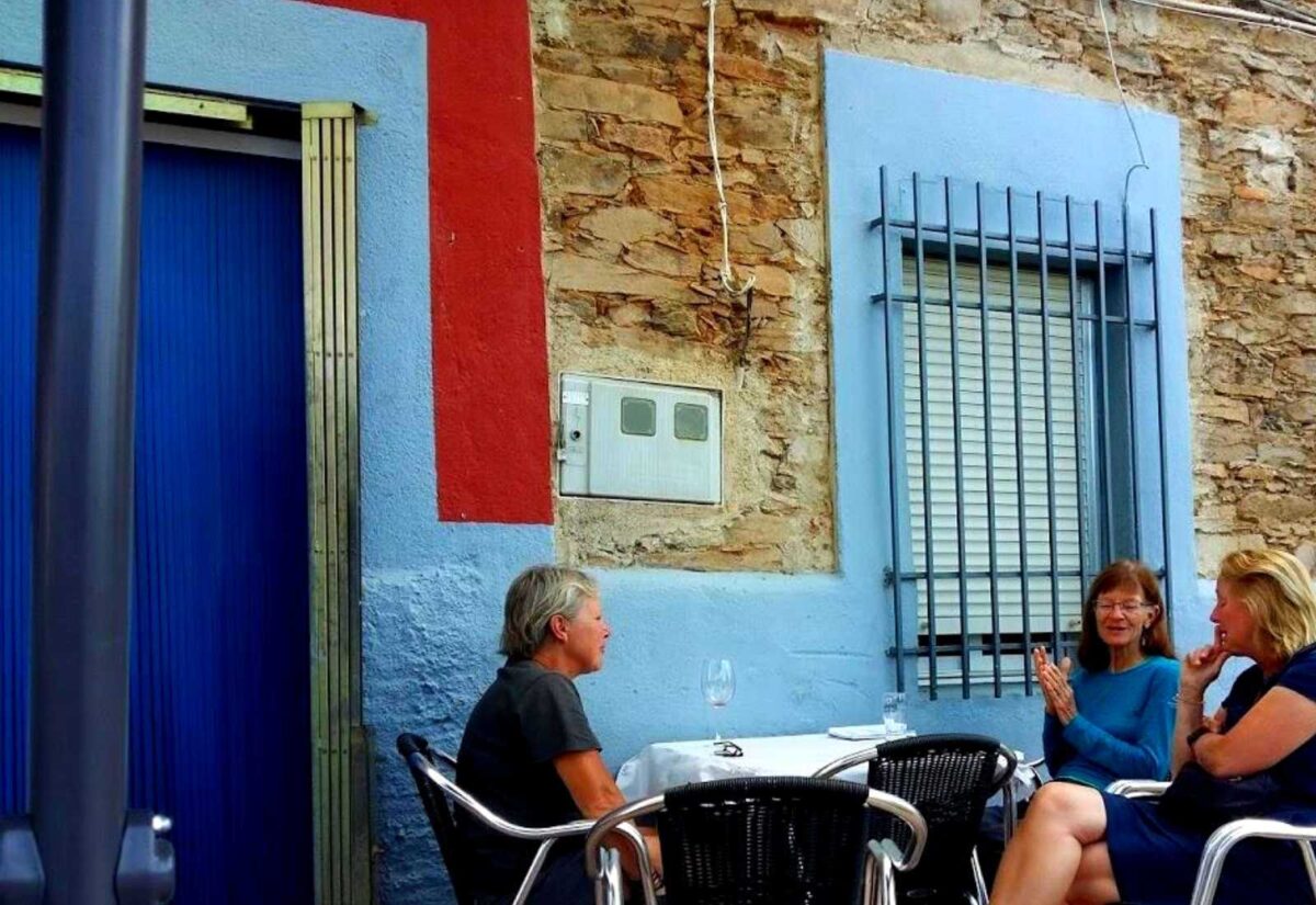 Cafetería del Albergue de peregrinos de Grimaldo en la Vía de la Plata