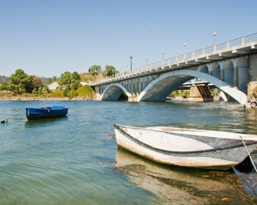 Puente en el río Miño