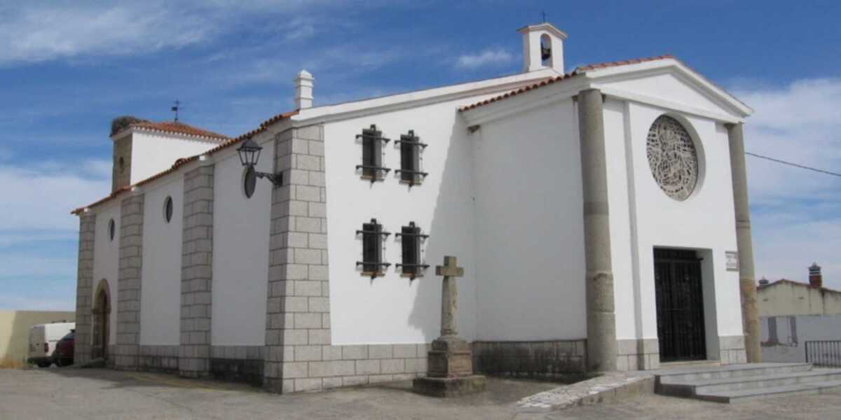 Iglesia Santiago Apostol Carcaboso