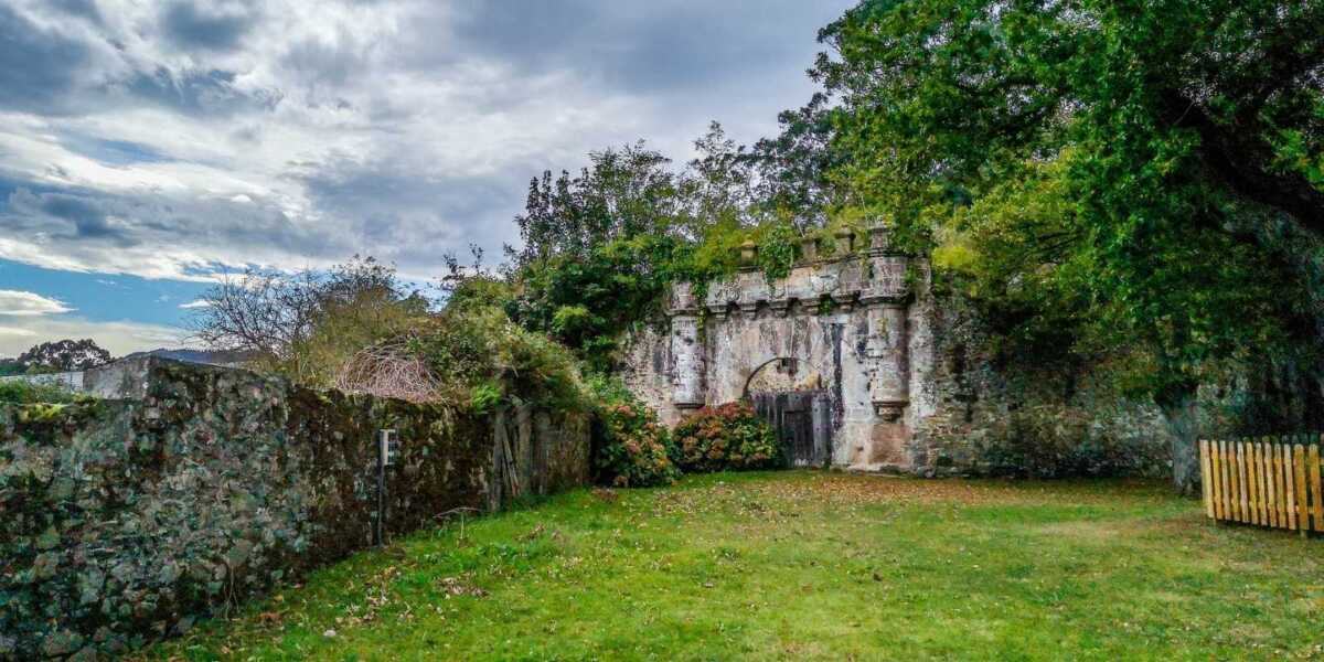 Palacion Valdecarzana Muros de Nalon
