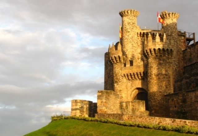 Castillo de los Templarios / Castillo de Ponferrada