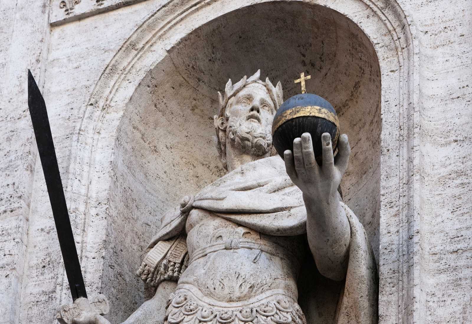 Une statue de Charlemagne en France